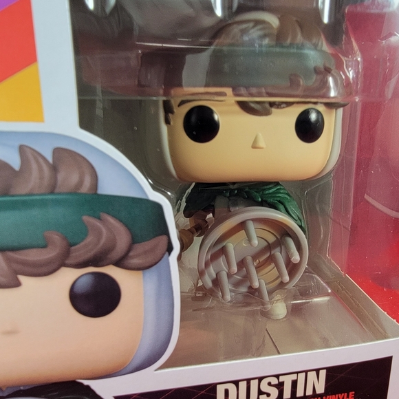 Dustin funko # 1463 (nib) - Picture 3 of 7